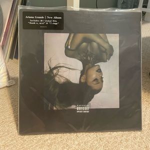 ARIANA VINYL